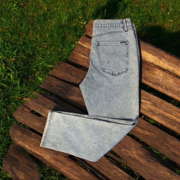 WHBM High-Rise Sculpt Straight Crop Jeans size 12 - Picture 4 of 6